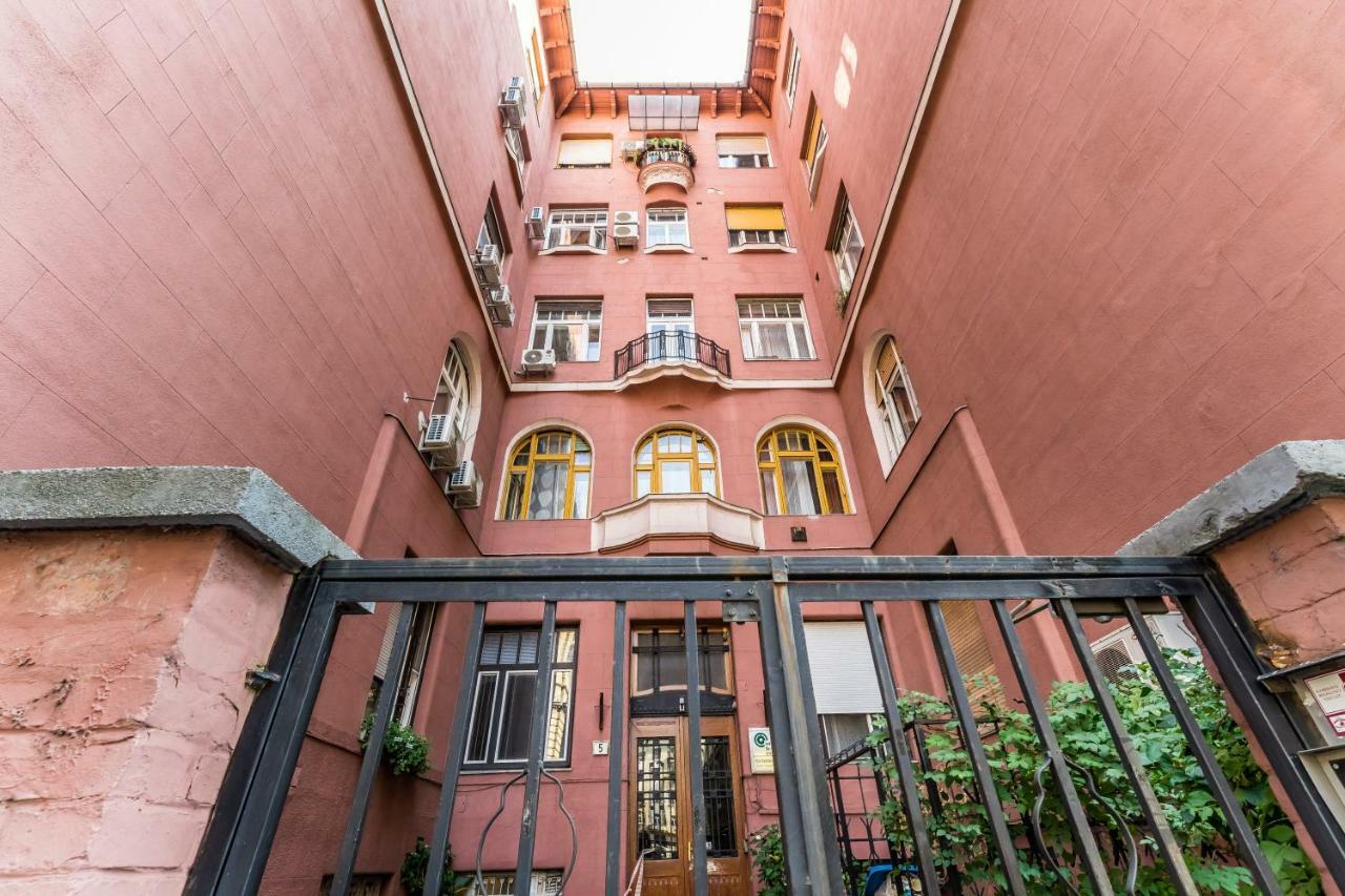 The Grey - Studio Apartment With Sleeping Loft In The Center Of Budapeşte Dış mekan fotoğraf